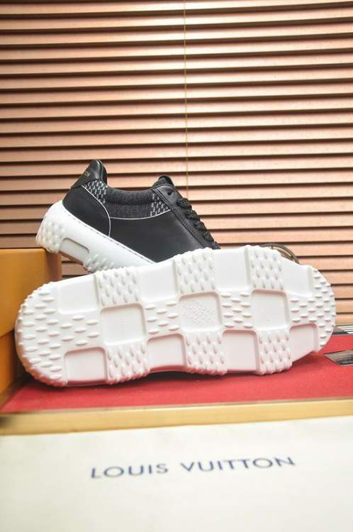 Picture of Louis Vuitton Shoes _SKULVsz38-45mnf080217259